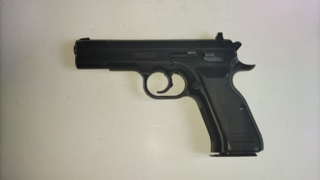 Buenas busco pistola del tipo glock 17-19, s&w, walther pqq, cz 75, 85 etc precio 300€
Tel 691764229 30
