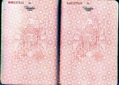  EN RECUERDO Y HOMENAJE A LOS QUE YA NO ESTÁN. 

Si pones en  GOOGLE    PASAPORTES EN LA MEMORIA   da 102
