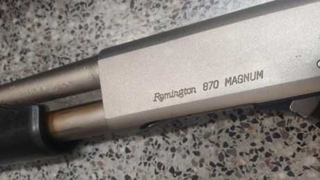 Vendo Escopeta de repetición Remington calibre 12 Modelo 870 Marine Magnum. Precio 500€ portes incluidos. 01