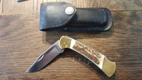 Vendo este modelo de Buck de mi colección,  con cachas de asta de Sambar,  esta bien cuidada con algo 00