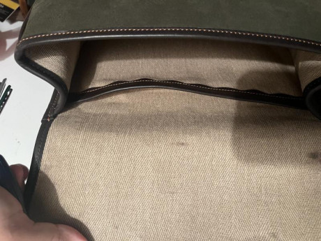 Vendo bolsa de cartuchos de la marca Rey Pavon,de ante y cuero de primera calidad,su estado es impecable 00