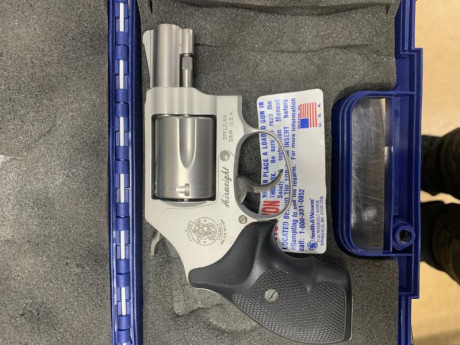  Revolver SMITH and WESSON .38 SPL+P  

 ¡¡OFERTA: 299€!!  Utilizado únicamente para realizar cinco disparos 00