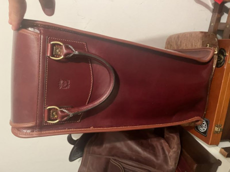 Vendo guardabotas exclusivo de la Marca Rey Pavon,de cuero de la más alta calidad casi sin uso y en perfecto 00