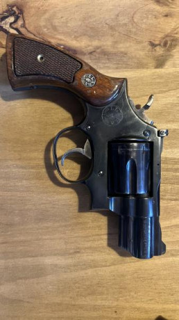 Se vende revólver Llama de 2” de 6 recamaras.
Se regala la funda portadora de paisano de cuero.
Calibre 01