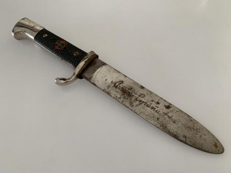 Vendo los siguientes cuchillos:
-cuchillo de monte tropas de montaña y COEs de la Fabrica Nacional de 42