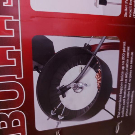 Vebdido Hola vendo el alimentador de puntas de hormady , viene die 9 mm, costo 285 euros,  vale para cualquier 01
