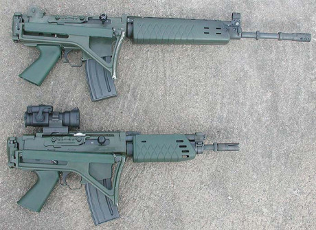 Suecia dispone del AK5 (una versión del FNC Belga), y alguna cosa tiene del AK4 (un HK G3/CETME B o C): 00