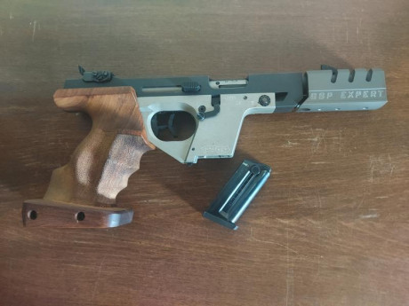 Se vende Walther GSP Expert 22 LR cacha talla M , el arma esta bien en todos sus aspectos  tanto de estética 02