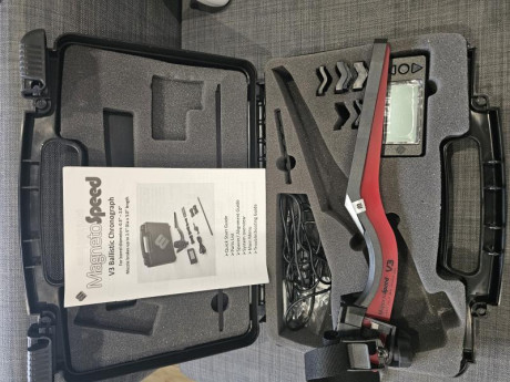 Vendo magnetospeed V3 con maletín y sus accesorios, vendo por no usar. 
Tiene 2 ratos de uso en campo 00