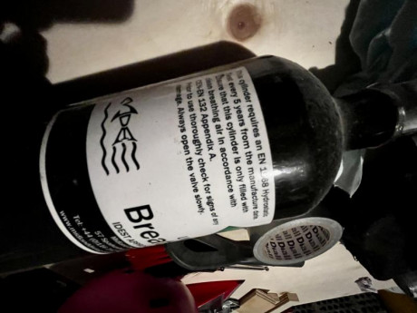 Squba Pcp ( botella ) 3 litros.  En muy buen estado , incluye valvula y manguera. Está en Asturias 150 00
