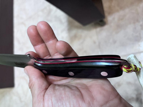 Vendo cuchillo Cudeman, modelo 123M diseñado por Cesar Bozal, con funfa y rabiza con bandera y punta de 20