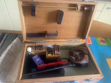 Vendo pistola libre Toz 35, la pistola está impecable y está en Zaragoza 350 € más portes. Un saludo 02