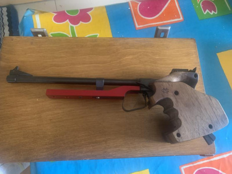 Vendo pistola libre Toz 35, la pistola está impecable y está en Zaragoza 350 € más portes. Un saludo 00