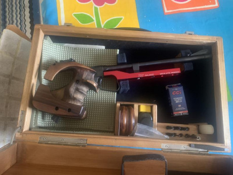 Vendo pistola libre Toz 35, la pistola está impecable y está en Zaragoza 350 € más portes. Un saludo 10