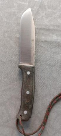 Vendo magnífico cuchillo JOKER Nomad. Con funda que incluye ferrocerio.
Nunca se ha usado. Estado totalmente 00