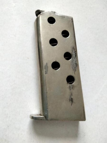Hola, empiezo a poner muchos de los cargadores de pistolas ASTRA de mi coleccion a vender

primero este 01