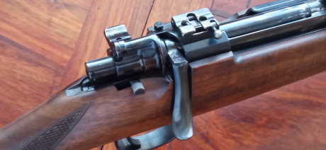 Vendo rifle de cerrojo Voere stlf3, de fabricación austriaca,  calidad " Safari grade " con 10