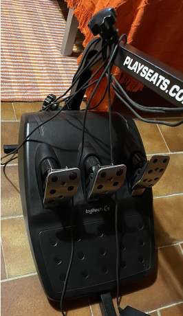 Vendo conjunto de equipos para juegos PS4, casco de realidad virtual Playstation VR, volante y pedales 00