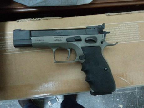 Saludos al foro;
En venta Sphink master 9mm para.
Pistola en perfecto estado, nunca IPSC, 2 cargadores, 01