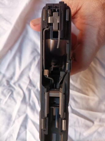 Hola a todos
Glock 19 3 Gen, 9 mm Pb, con un cargador
Sin caja.
Muy poco uso
300 euros +porte

 :birra^: 11