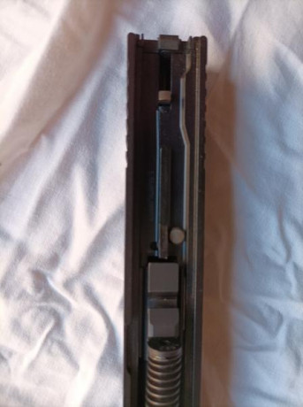 Hola a todos
Glock 19 3 Gen, 9 mm Pb, con un cargador
Sin caja.
Muy poco uso
300 euros +porte

 :birra^: 10