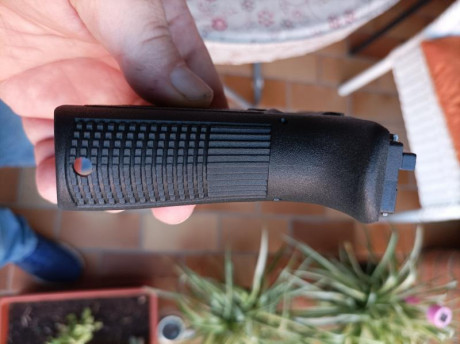 Hola a todos
Glock 19 3 Gen, 9 mm Pb, con un cargador
Sin caja.
Muy poco uso
300 euros +porte

 :birra^: 50