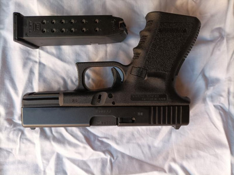 Hola a todos
Glock 19 3 Gen, 9 mm Pb, con un cargador
Sin caja.
Muy poco uso
300 euros +porte

 :birra^: 00