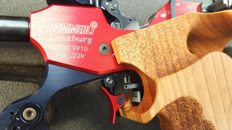:papa: Hola compañeros.
Vendo pistola libre Hammerli (o Hämmerli, pertenece a Walther actualmente) modelo 30