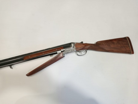 Apenas usada, perfecta tanto de maderas, pavón y mecanismos.Se cambia por rifle o escopeta de mi interés 12