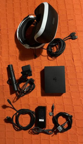 Vendo conjunto de equipos para juegos PS4, casco de realidad virtual Playstation VR, volante y pedales 42