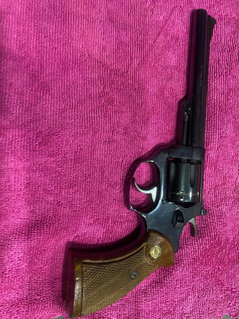Pongo a la venta reste revólver astra calibre 32 es de un compañero del club, que hace tiempo que no se 01
