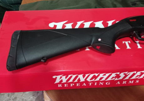 Vendo Escopeta Corredera WINCHESTER SXP DEFENDER con cañón de anima lisa cilíndrico, recamara de 76 mm 10