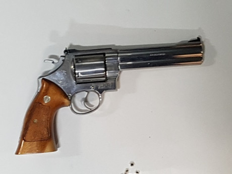 Vendo revolver Smith Wesson de 6 pulgadas de inoxidable por falta de uso y liberar cupo por 700€.
Saludos. 12
