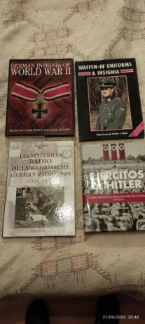 Vendo Libros uniformes alemanes WW2 , en Español, inglés y alemán,seminuevos, desde 20€ interesados más 41