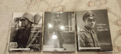 Vendo Libros uniformes alemanes WW2 , en Español, inglés y alemán,seminuevos, desde 20€ interesados más 40