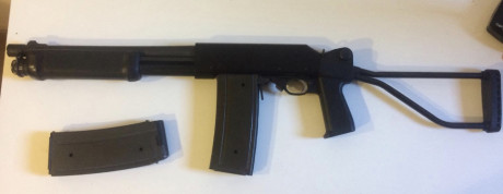 Escopeta corredera con culata plegable Valtro mp5, con dos cargadores de 7 rondas, 450€ 01