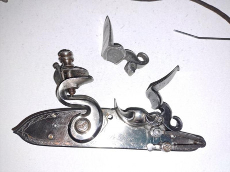 LePage Pedersoli Chispa con llave extra+rastrillo. 600€
Precio solo de la Pistola 475€.
Llave 160€ una 11