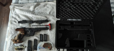 Se vende pistola  walther gsp del 22 Lr con carro del 32,  dos cargadores de ambos calibres, dos casetes 01