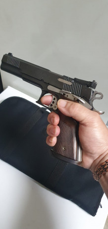 Un saludo al foro pongo esta magnífica pistola en venta de nueve milímetros de seis pulgadas su especialidad 00