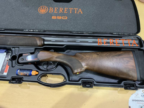Vendo beretta 690 muy nueva, apenas la he usado, esta anunciada en armería la parra (se puede ver en su 00