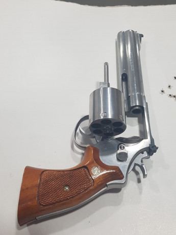 Vendo revolver Smith Wesson de 6 pulgadas de inoxidable por falta de uso y liberar cupo por 700€.
Saludos. 91