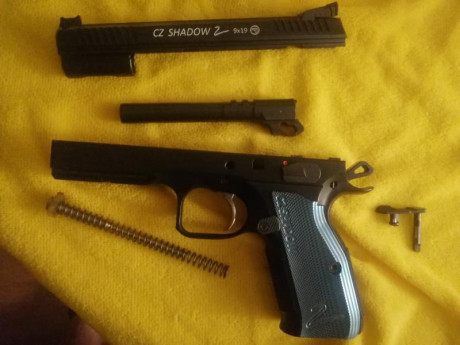 Buenas compañeros.

Vendo mi CZ Shadow 2 de 9 mm y 5", por no darle uso.

Se acompaña con 3 cargadores 01