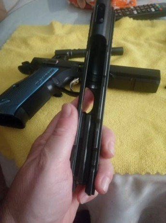 Buenas compañeros.

Vendo mi CZ Shadow 2 de 9 mm y 5", por no darle uso.

Se acompaña con 3 cargadores 10