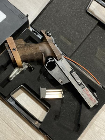Buenas grupo vendo mi pistola Benelli del 22 de precisión es perfectísimo estado, tiene una cacha anatómica 02