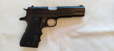 Un compañero de Castellón vende esta Norinco 45 con tres carros, 9mm, 22 y 45, detalles estéticos. Sólo 02