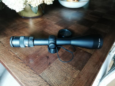 Vendo Trijicon Accupoint 2,5-10x56 casi nuevo, lleva inserto de tritio que se ve en oscuridad total y 02