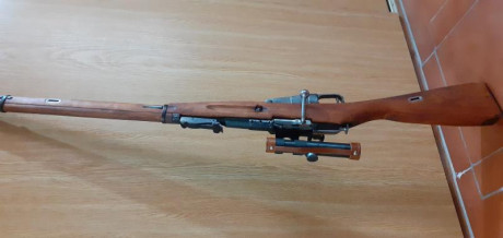 Vendo Mosin Nagant modelo 91/30.
Es del año 1934, se le curvó la maneta y montó una mira PU original.
Tiene 02