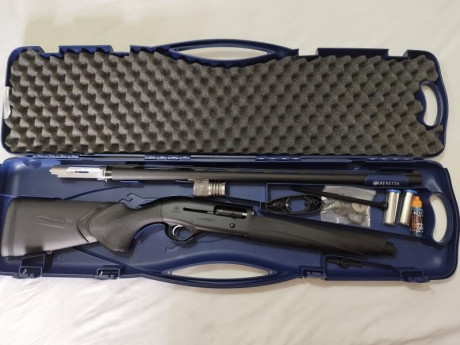 BERETTA A400 LITE 
Dispone de recamara magnum 3" (76mm) por lo que es apta para disparar cargas desde 01