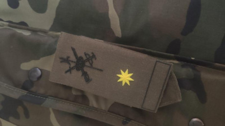 En perfecto estado, chaleco con distintivo de comandante de la legión talla G, casco infantería de marina 20