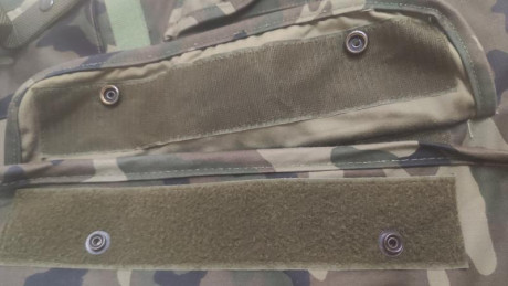 En perfecto estado, chaleco con distintivo de comandante de la legión talla G, casco infantería de marina 30